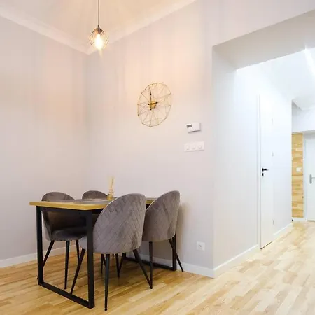 Moderny V Starom Meste דירה *